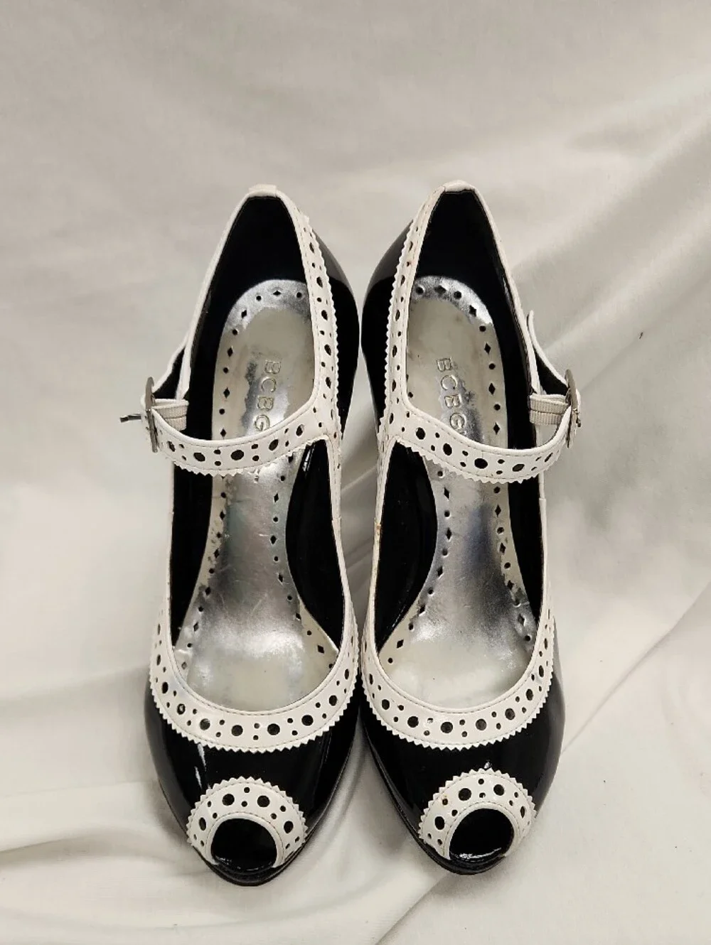 🍒 Black and White T-Strap Patent Peep-Toe Heels Sz 6.5